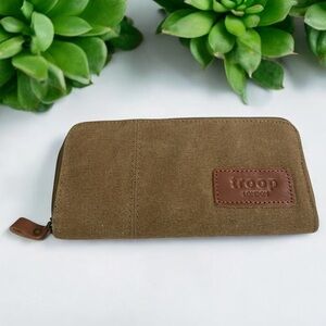 TROOP LONDON
ACCESSORIES CANVAS ZIP
AROUND WALLET PURSE